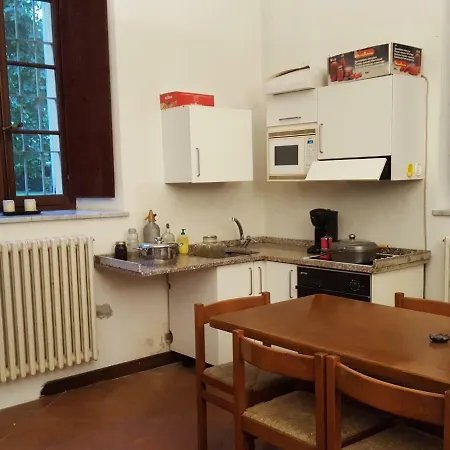 Ghia Apartment Parma